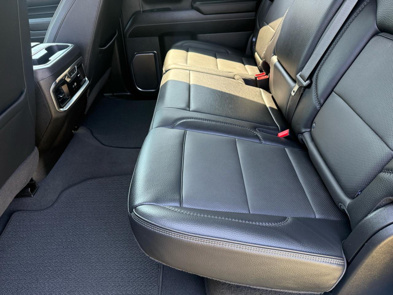 GMC Sierra 2500HD Denali Crew Cab 4WD SB 2024