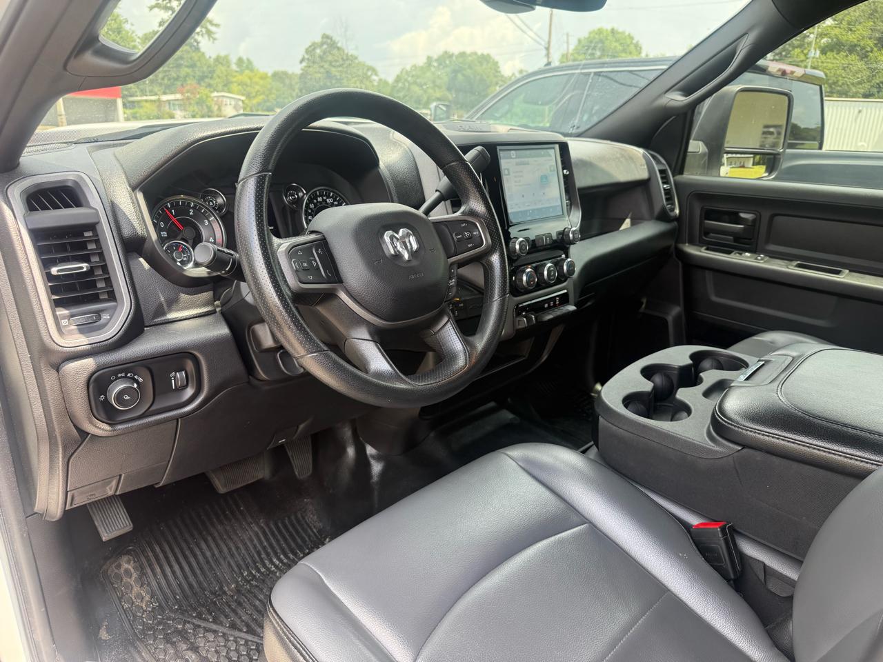 RAM 2500 Tradesman Crew Cab SWB 4WD 2024