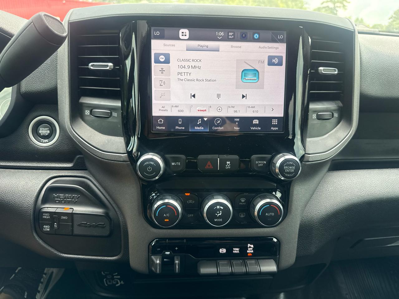 RAM 2500 Tradesman Crew Cab SWB 4WD 2024