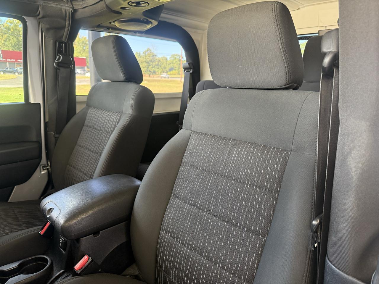 Jeep Wrangler Sahara 4WD 2012