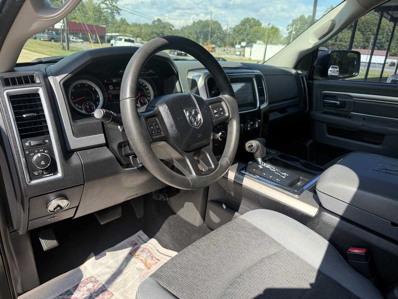RAM 1500 4WD Crew Cab 149" Outdoorsman 2013