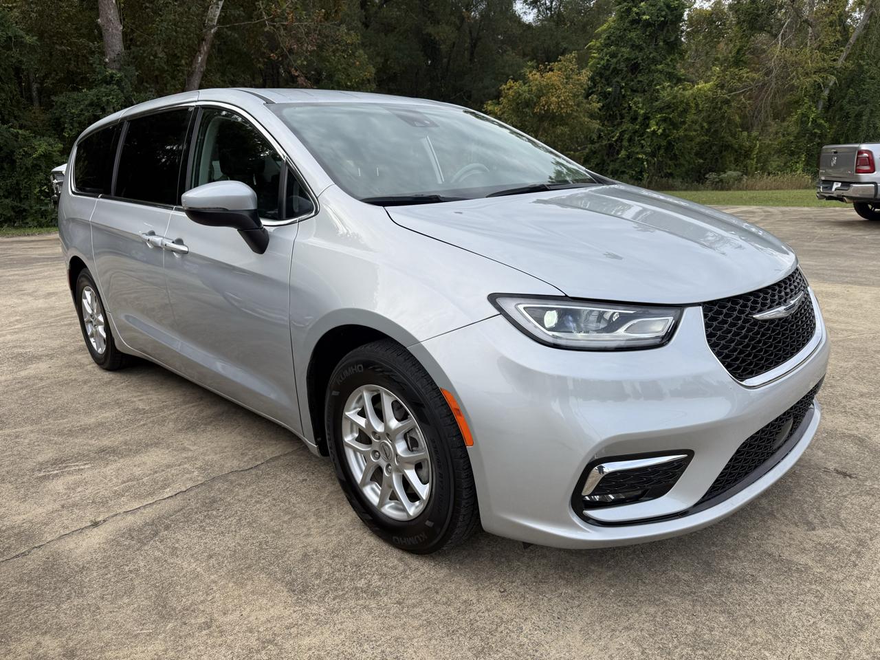 Chrysler Pacifica Touring L 2023