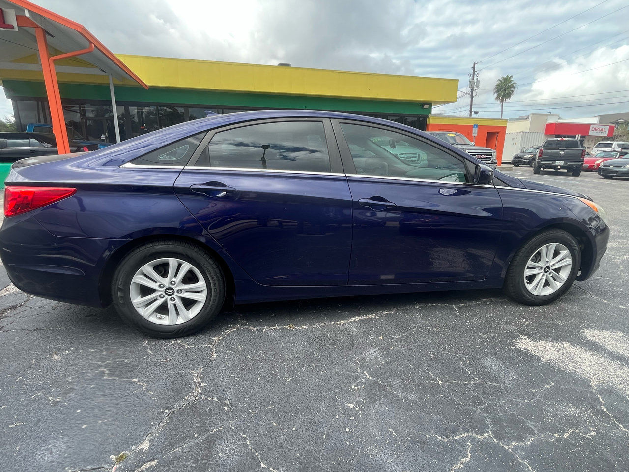 Hyundai Sonata 4dr Sdn 2.4L Auto GLS 2013