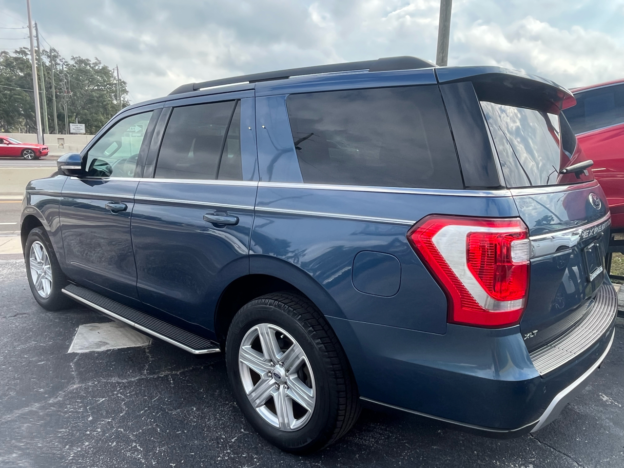 2018 Ford Expedition XLT photo 2