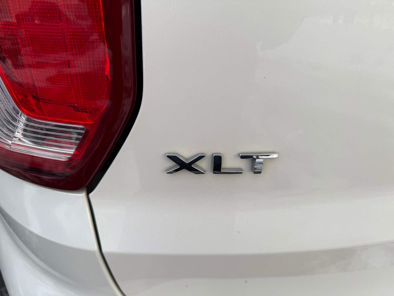 Ford Explorer XLT 4-Door 4WD 2017