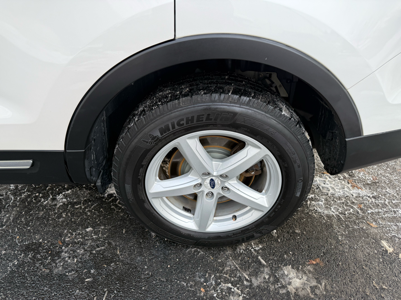 Ford Explorer XLT 4-Door 4WD 2017