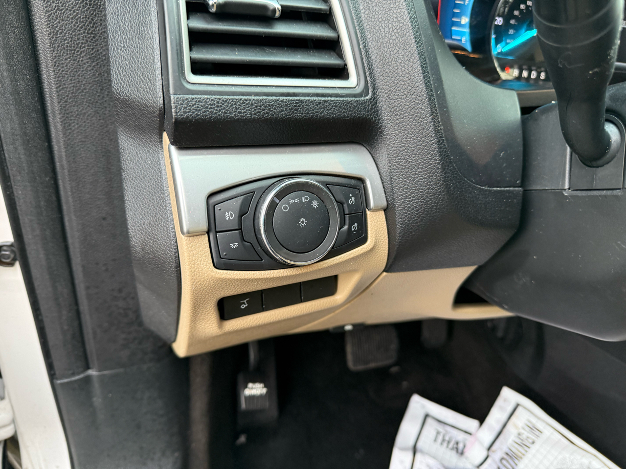 Ford Explorer XLT 4-Door 4WD 2017