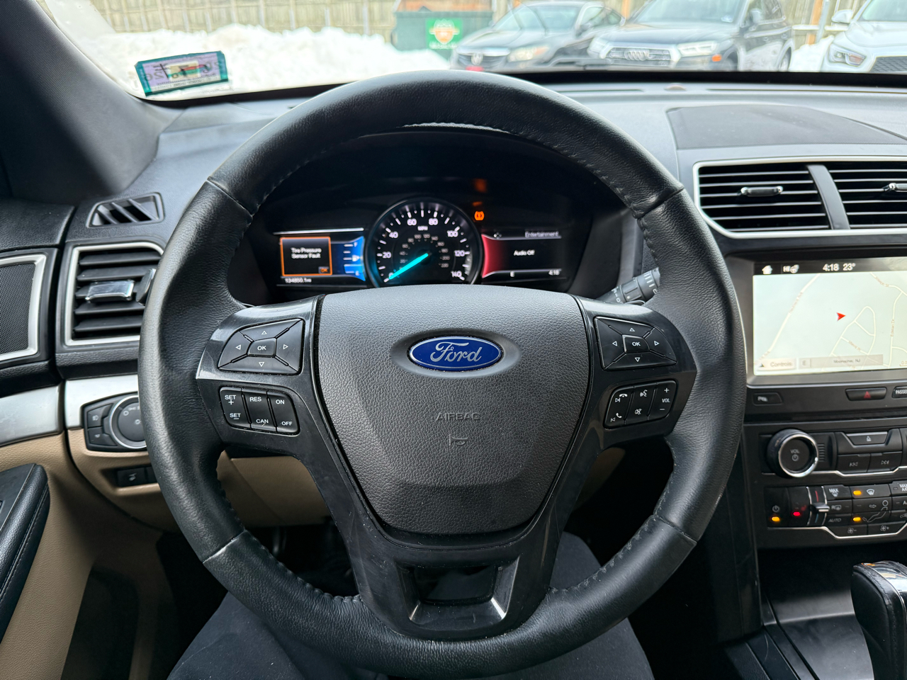 Ford Explorer XLT 4-Door 4WD 2017