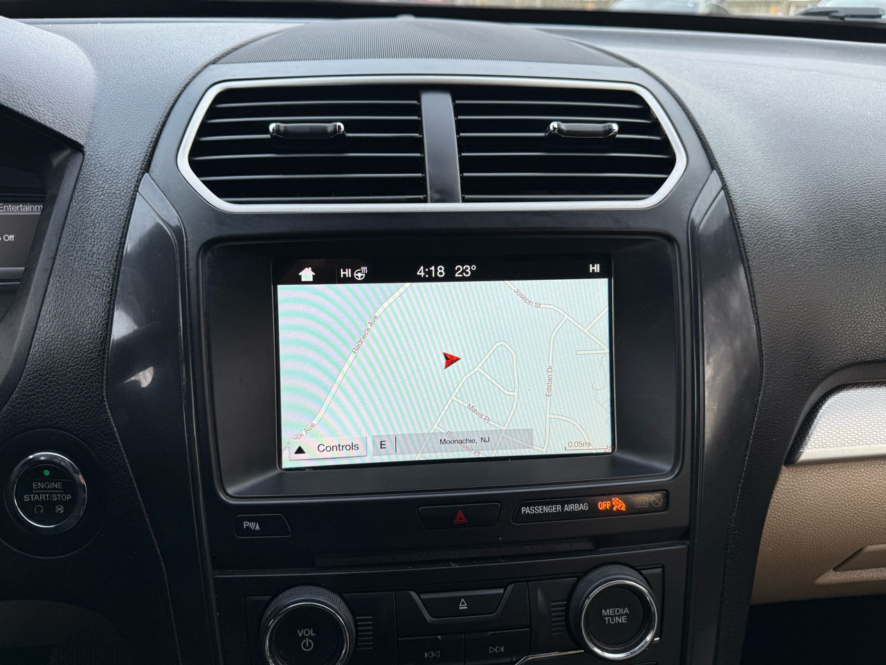 Ford Explorer XLT 4-Door 4WD 2017