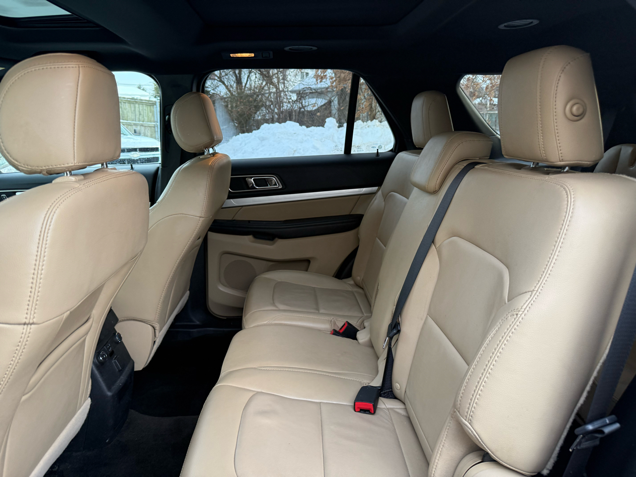 Ford Explorer XLT 4-Door 4WD 2017