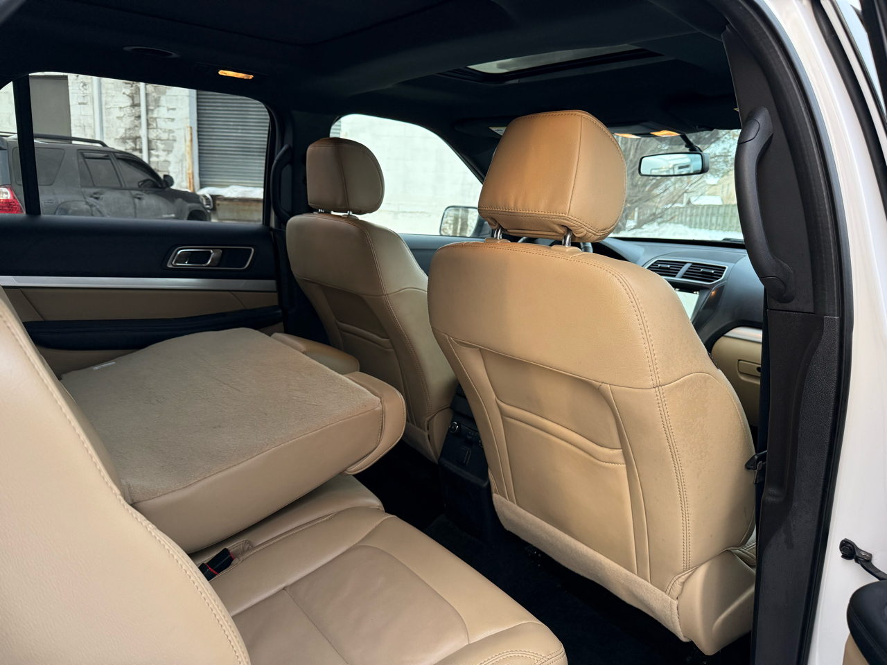 Ford Explorer XLT 4-Door 4WD 2017