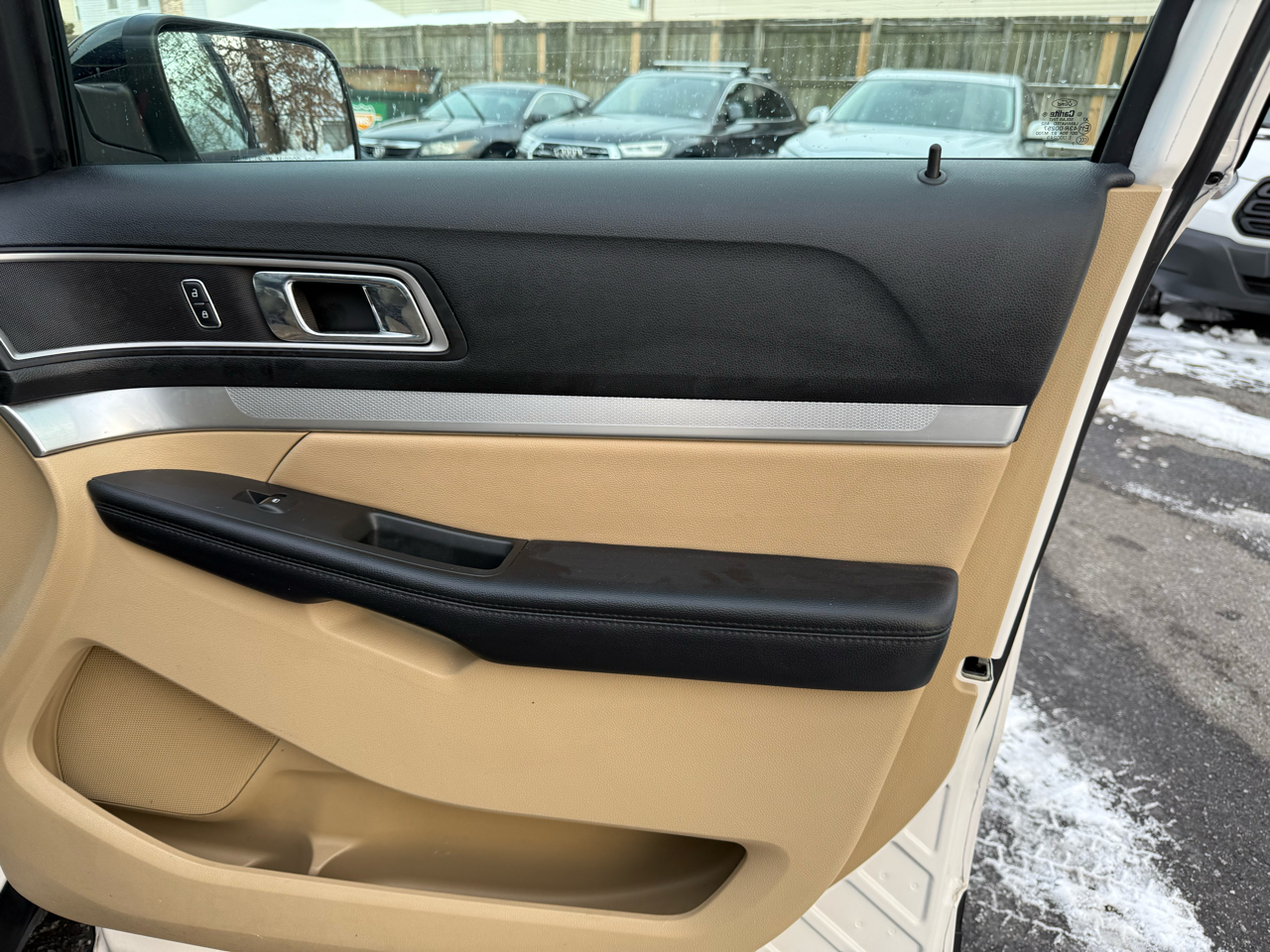 Ford Explorer XLT 4-Door 4WD 2017