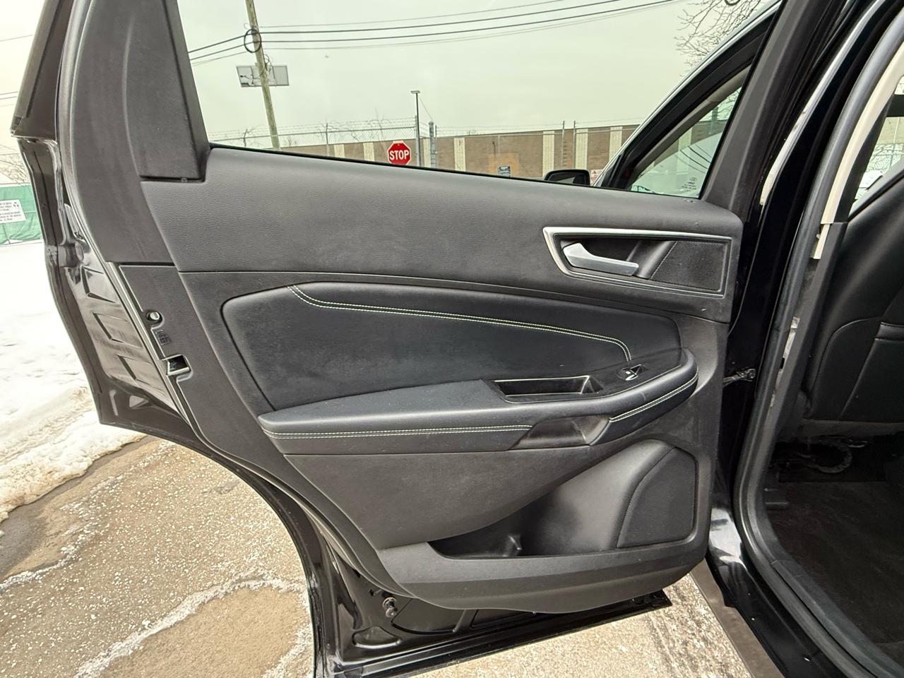 Ford Edge 4dr Titanium AWD 2016