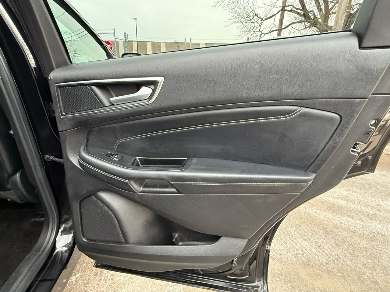 Ford Edge 4dr Titanium AWD 2016