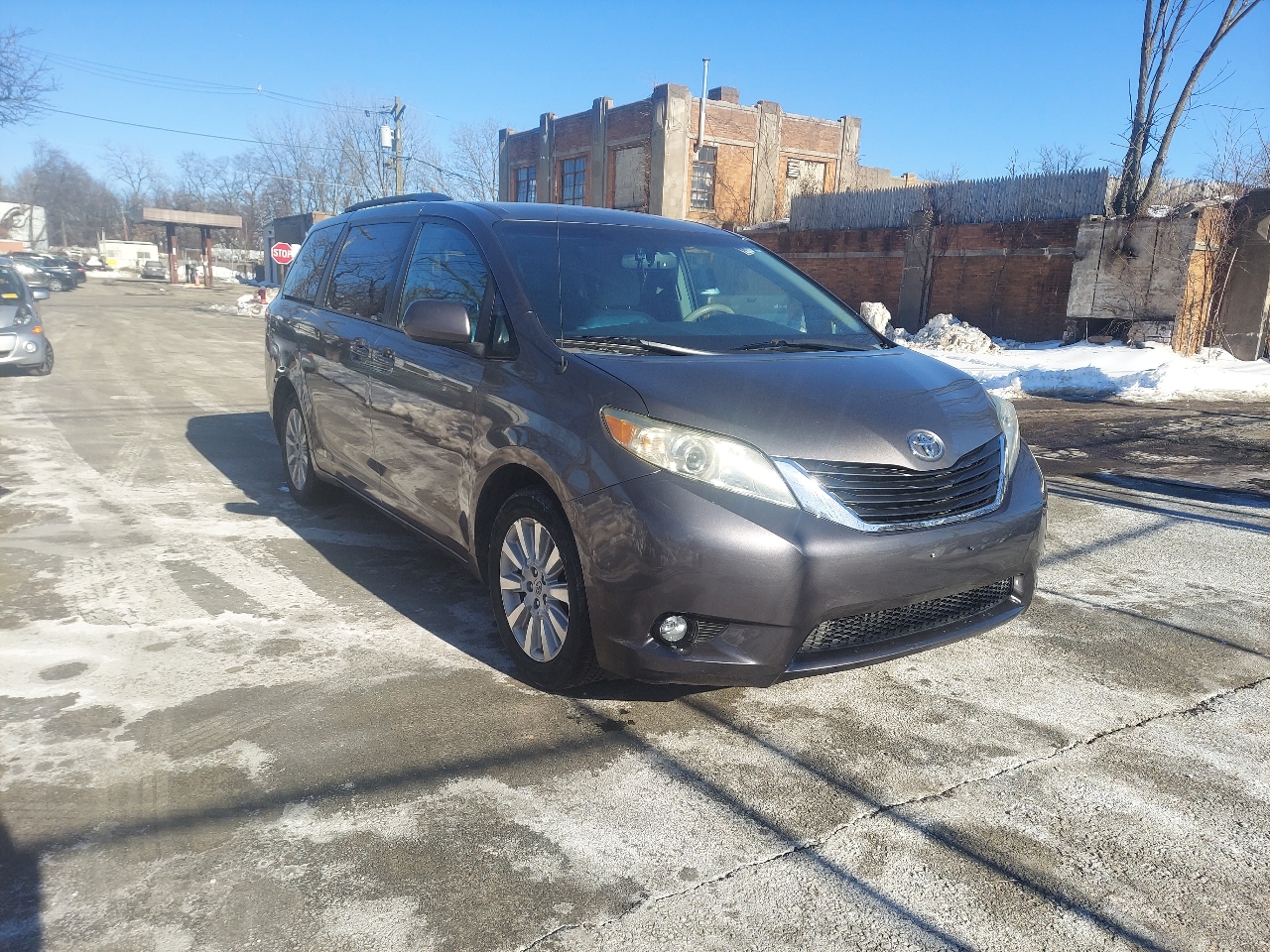 2013 Toyota Sienna 5dr 7-Pass Van V6 LE AWD (Natl)