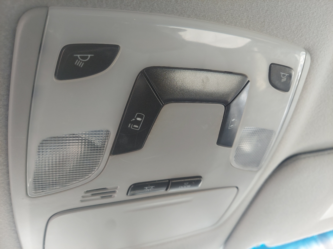 Toyota Sienna 5dr 7-Pass Van V6 LE AWD (Natl) 2013