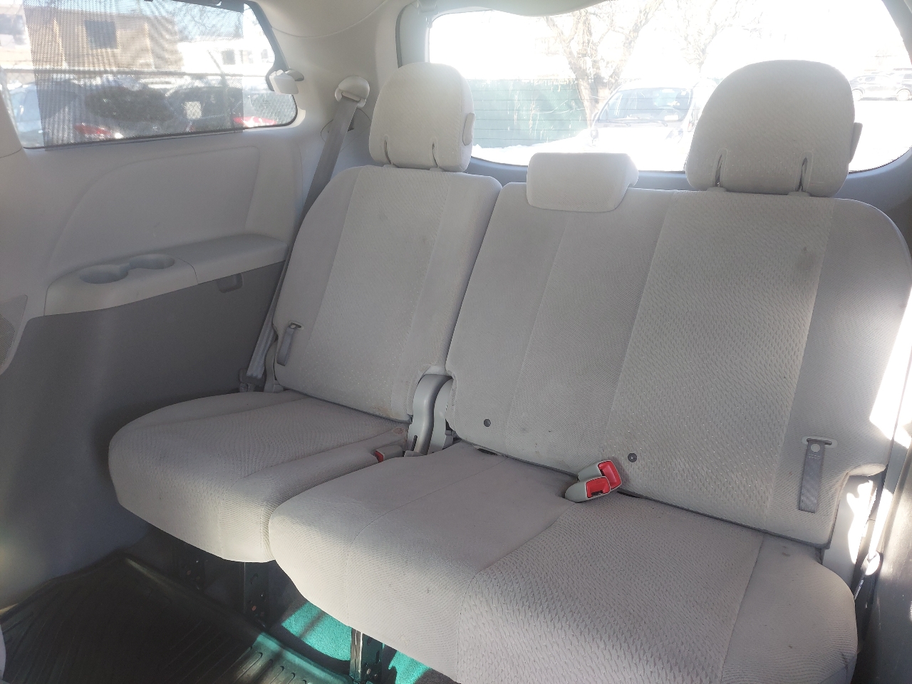 Toyota Sienna 5dr 7-Pass Van V6 LE AWD (Natl) 2013