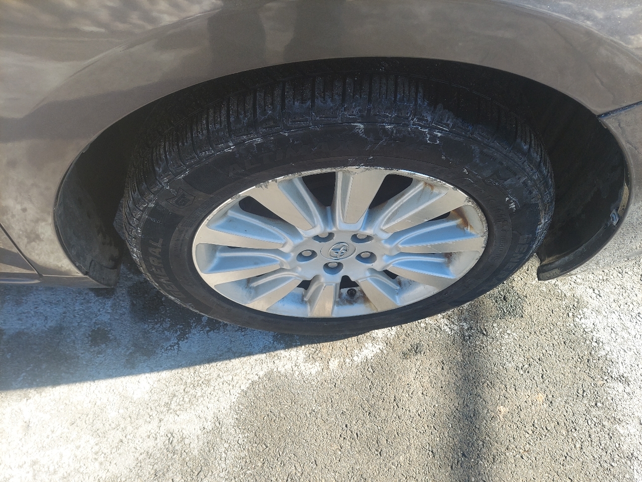 Toyota Sienna 5dr 7-Pass Van V6 LE AWD (Natl) 2013