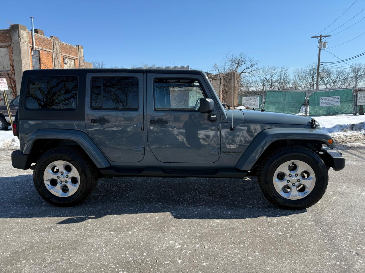 Jeep Wrangler Unlimited 4WD 4dr Sahara 2014