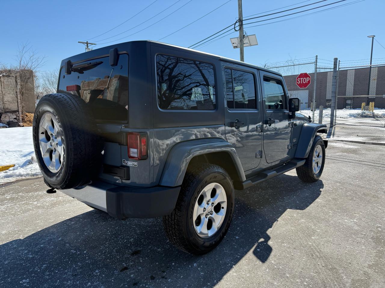 Jeep Wrangler Unlimited 4WD 4dr Sahara 2014
