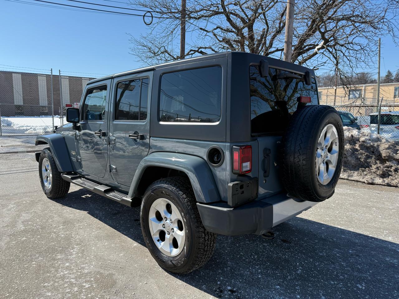 Jeep Wrangler Unlimited 4WD 4dr Sahara 2014