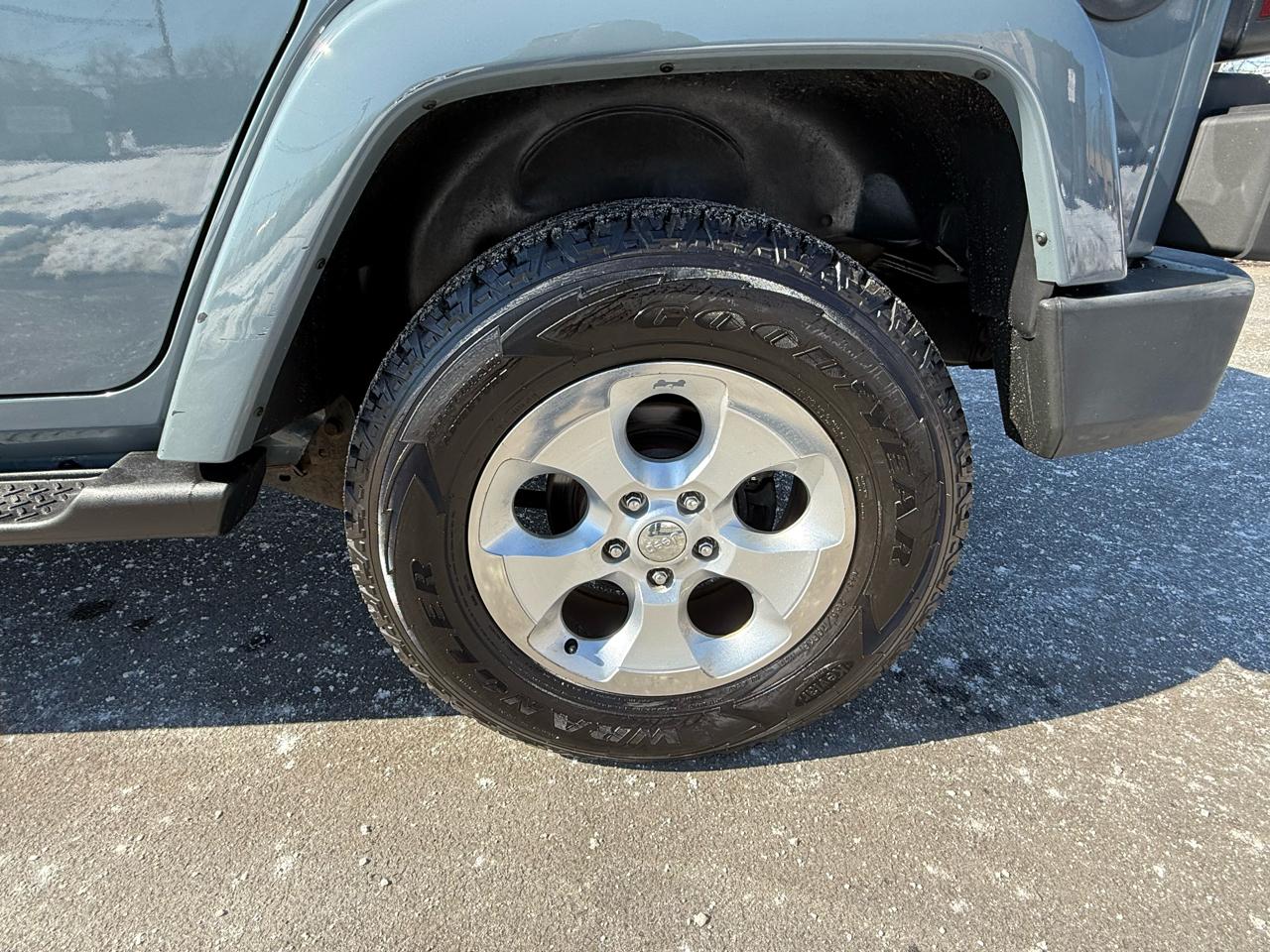 Jeep Wrangler Unlimited 4WD 4dr Sahara 2014