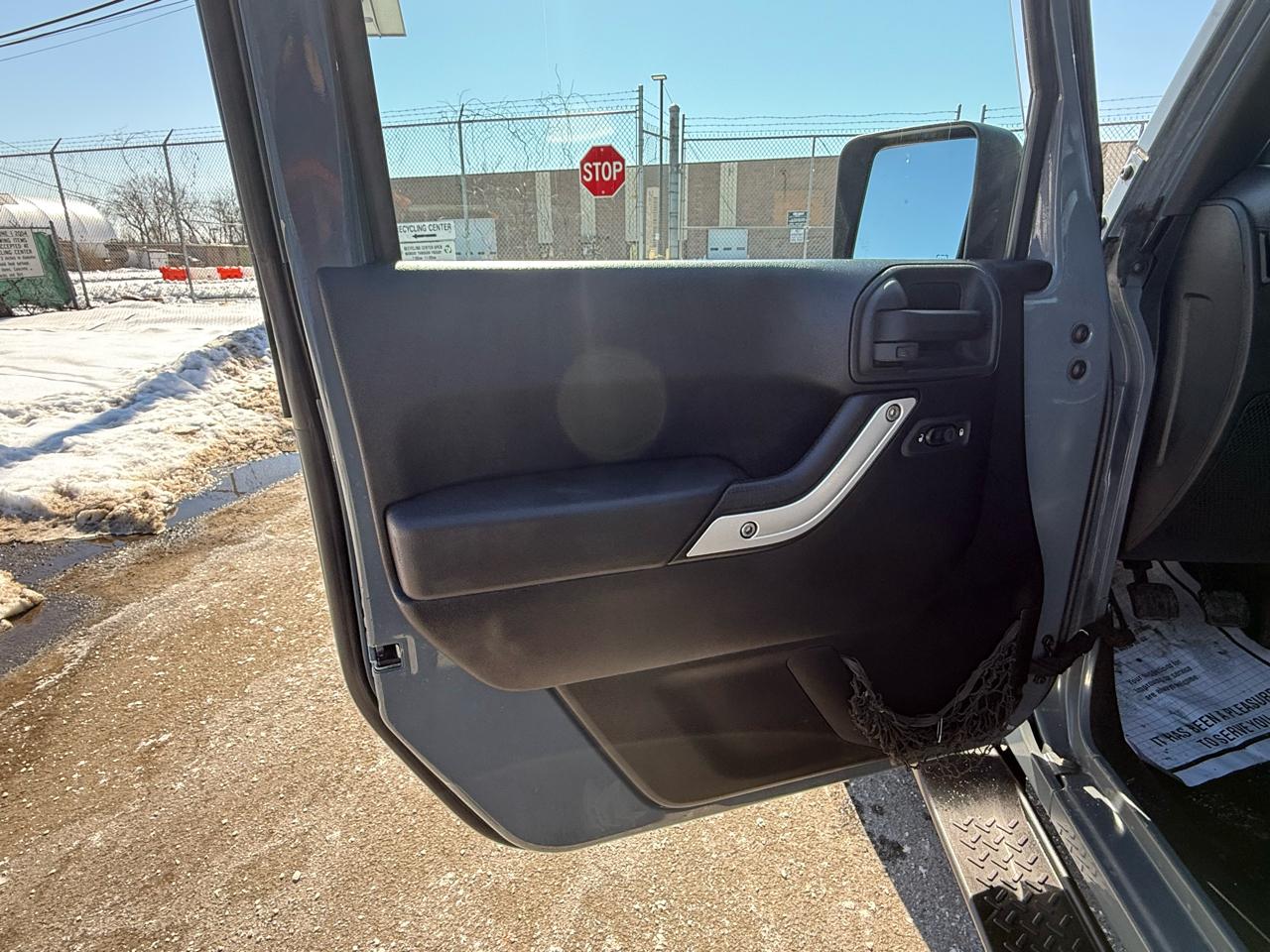 Jeep Wrangler Unlimited 4WD 4dr Sahara 2014