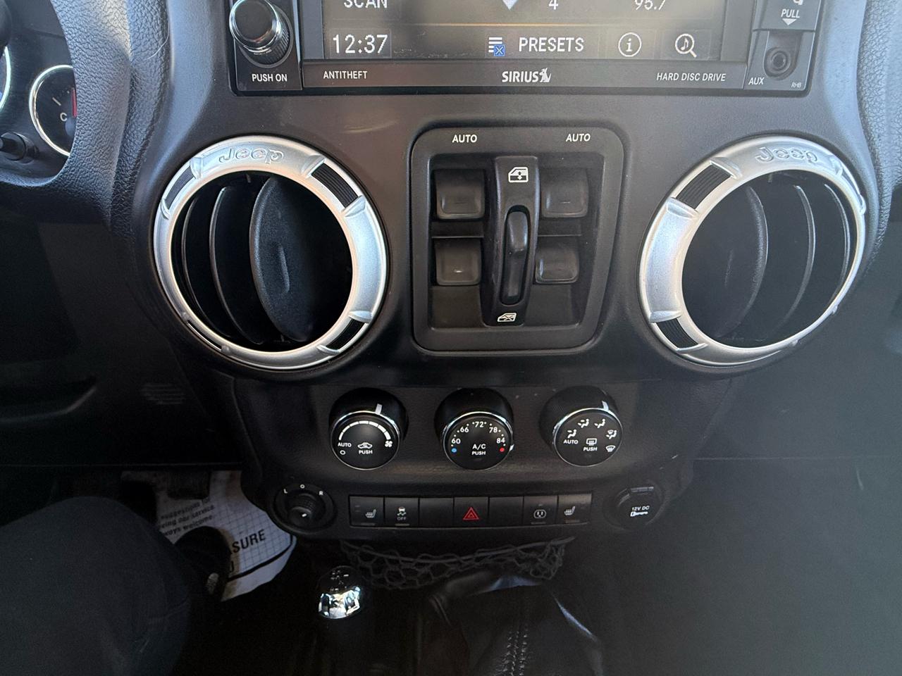 Jeep Wrangler Unlimited 4WD 4dr Sahara 2014