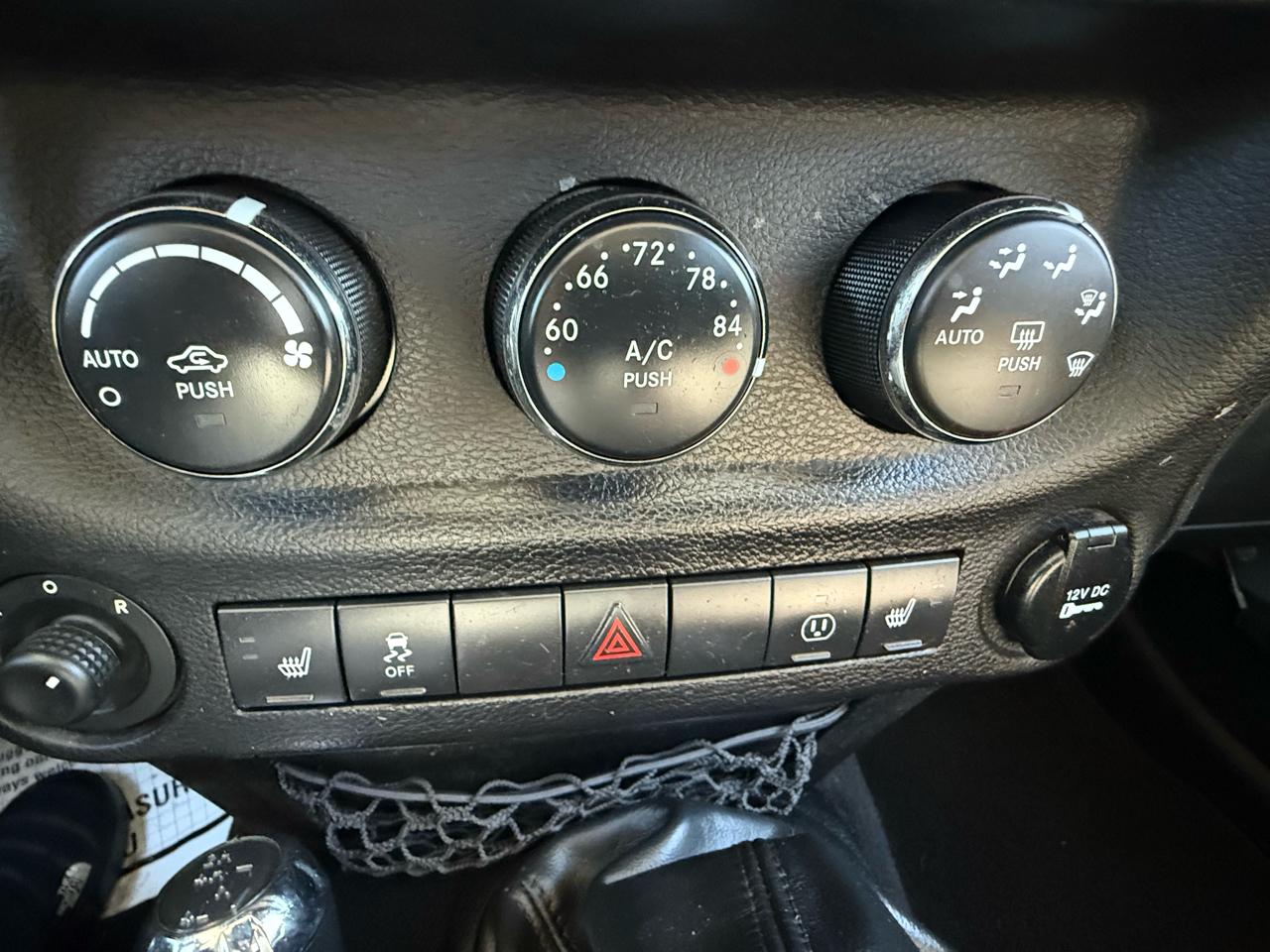 Jeep Wrangler Unlimited 4WD 4dr Sahara 2014