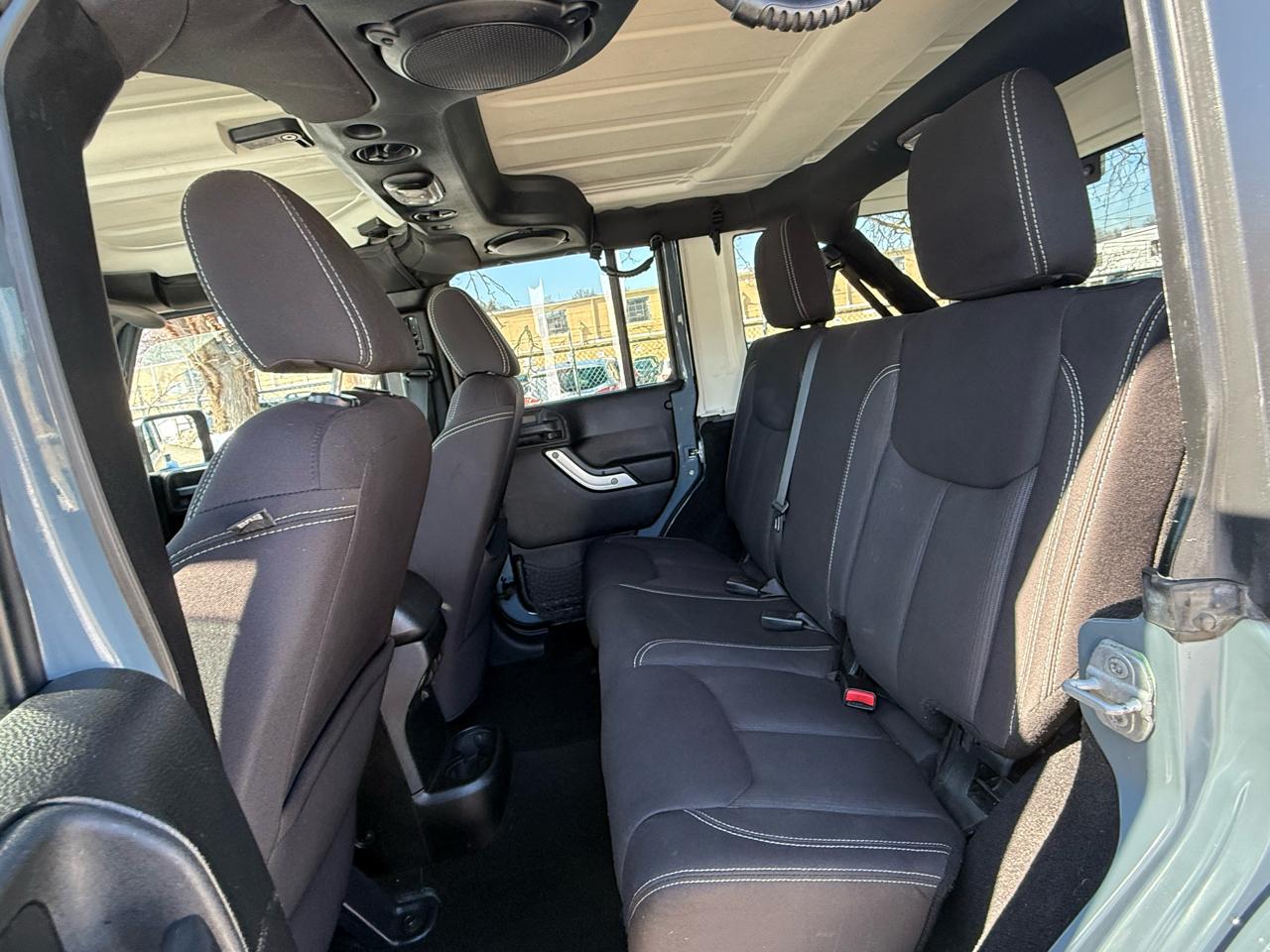 Jeep Wrangler Unlimited 4WD 4dr Sahara 2014