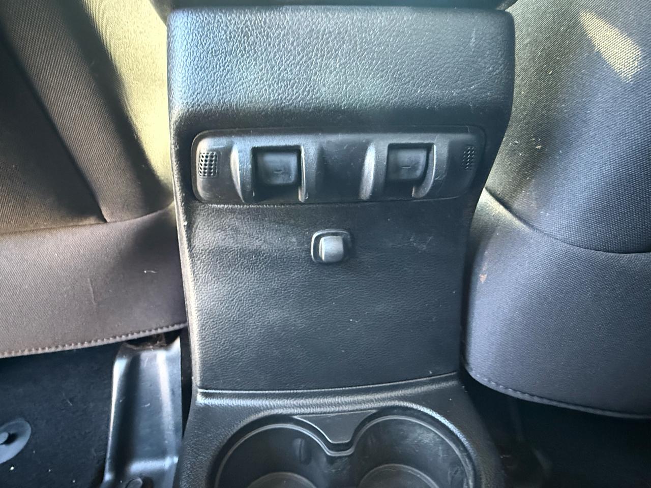 Jeep Wrangler Unlimited 4WD 4dr Sahara 2014