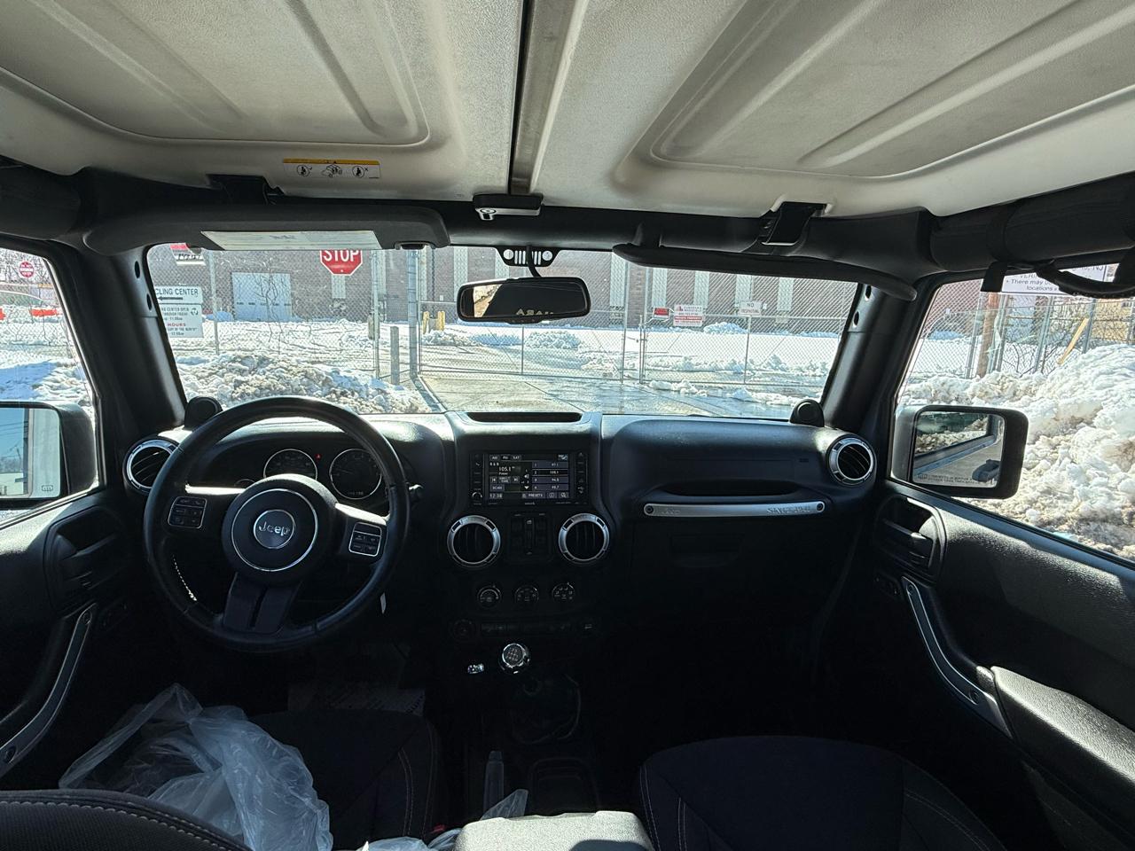 Jeep Wrangler Unlimited 4WD 4dr Sahara 2014