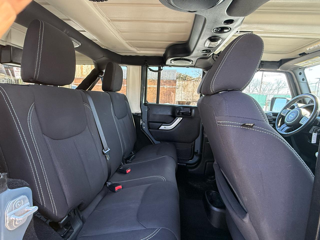 Jeep Wrangler Unlimited 4WD 4dr Sahara 2014