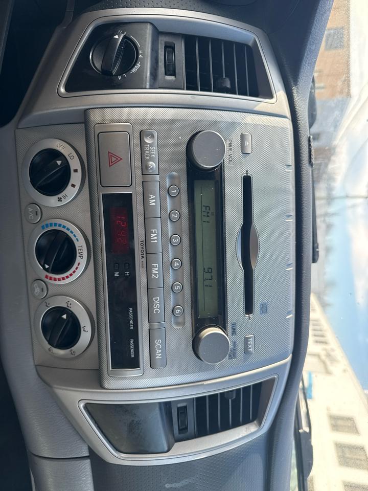 Toyota Tacoma Double 141" Auto 4WD (Natl) 2005