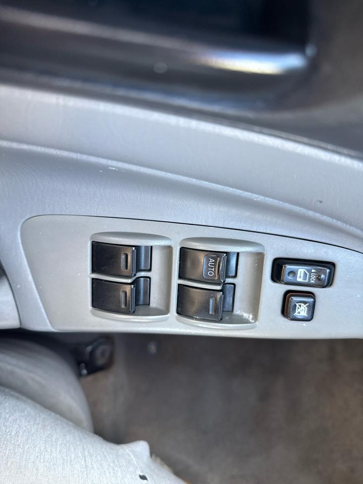 Toyota Tacoma Double 141" Auto 4WD (Natl) 2005