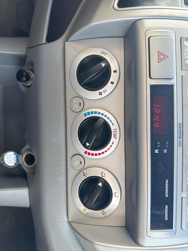 Toyota Tacoma Double 141" Auto 4WD (Natl) 2005