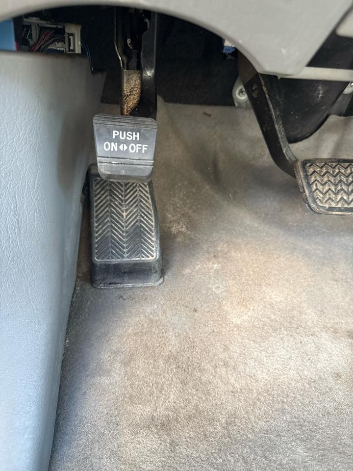 Toyota Tacoma Double 141" Auto 4WD (Natl) 2005