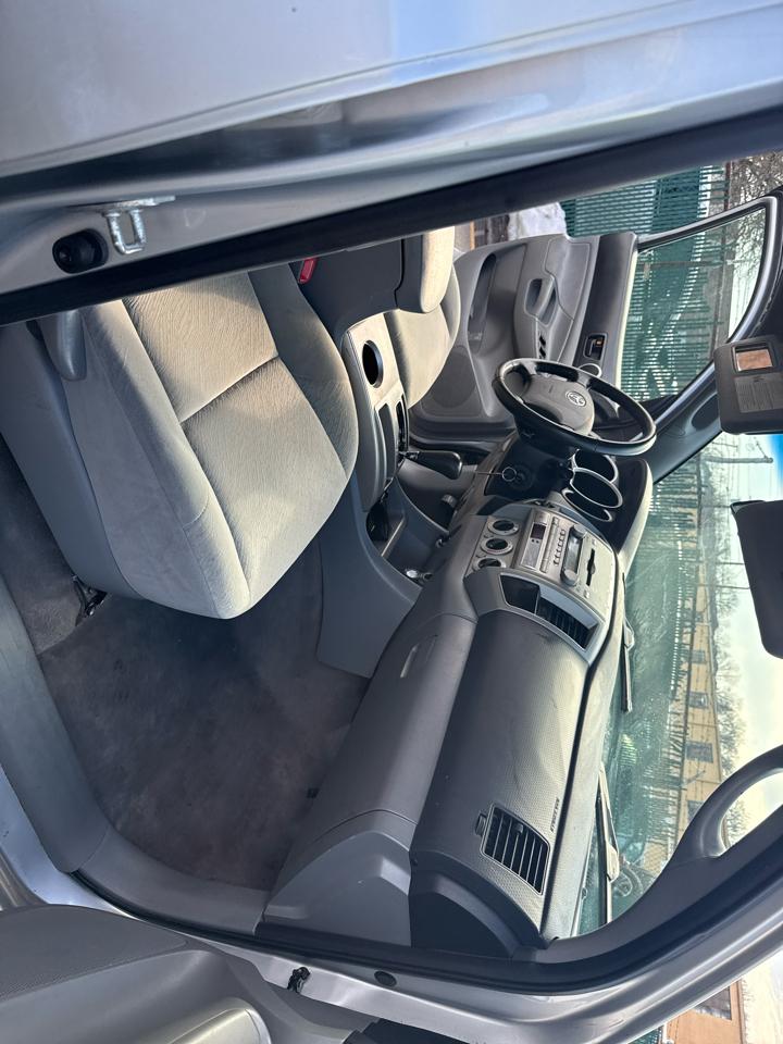 Toyota Tacoma Double 141" Auto 4WD (Natl) 2005