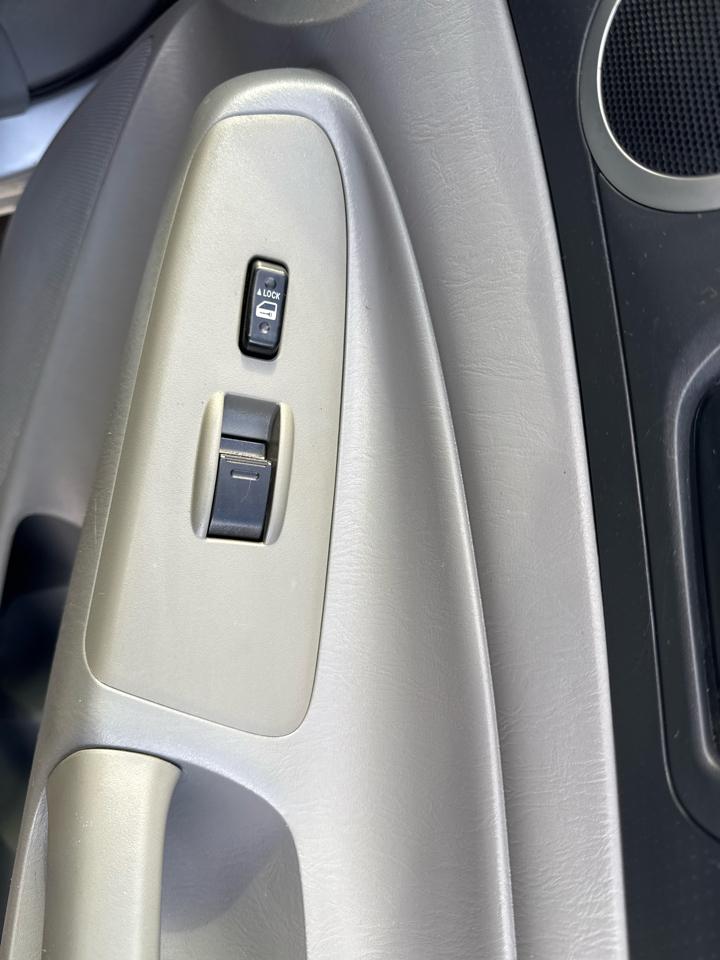 Toyota Tacoma Double 141" Auto 4WD (Natl) 2005