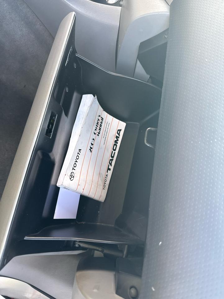 Toyota Tacoma Double 141" Auto 4WD (Natl) 2005