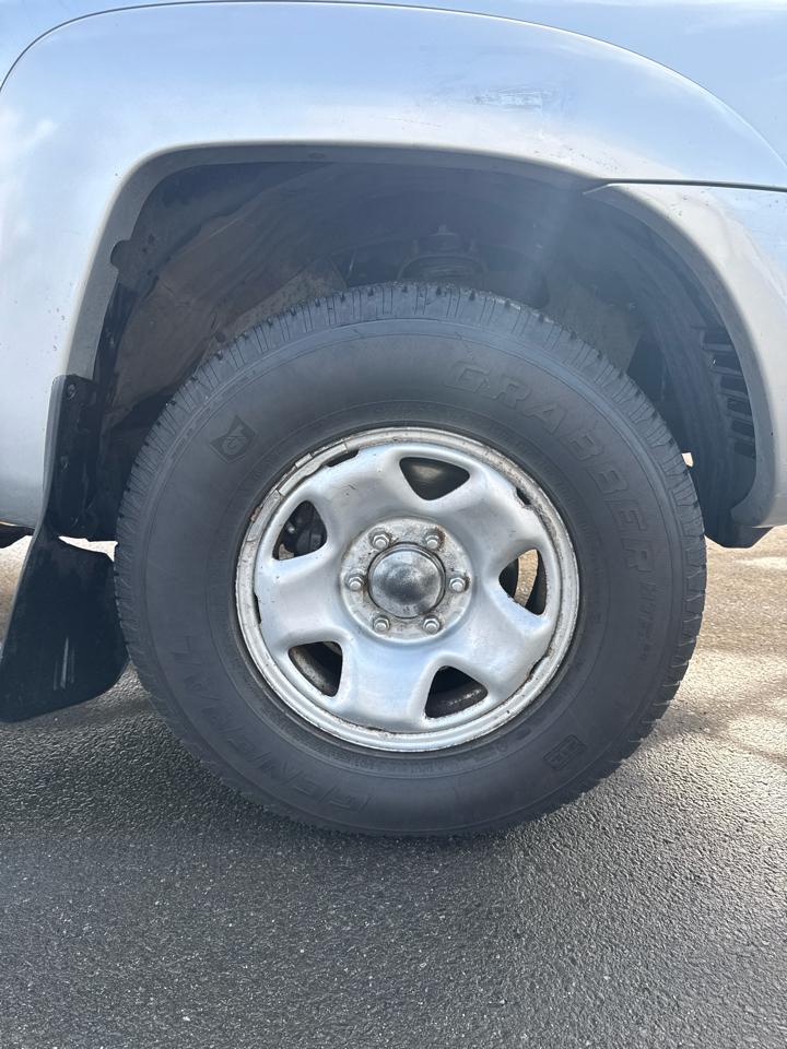 Toyota Tacoma Double 141" Auto 4WD (Natl) 2005