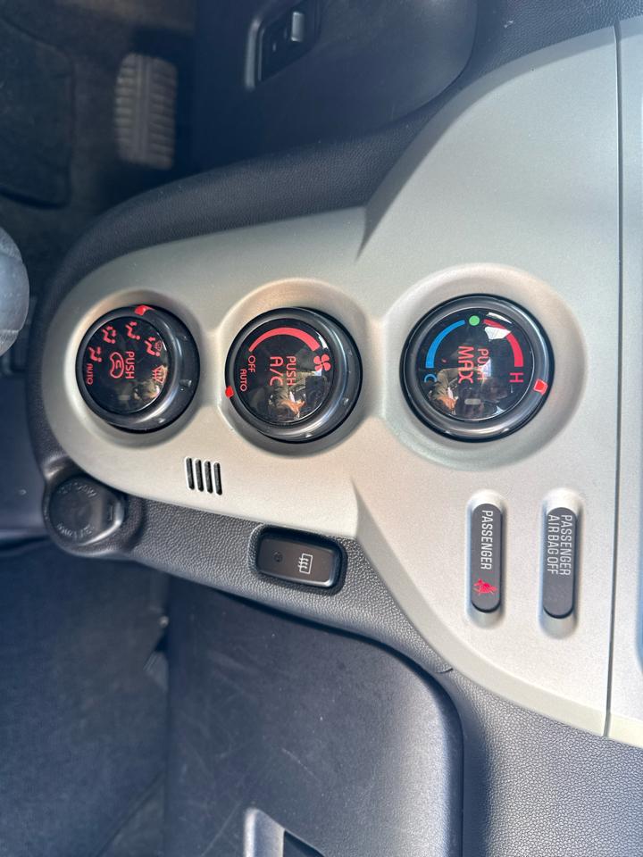 Mitsubishi I-MiEV 4dr HB SE 2012