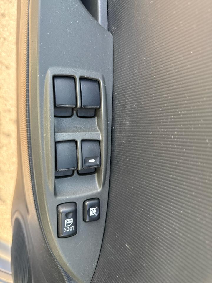 Mitsubishi I-MiEV 4dr HB SE 2012