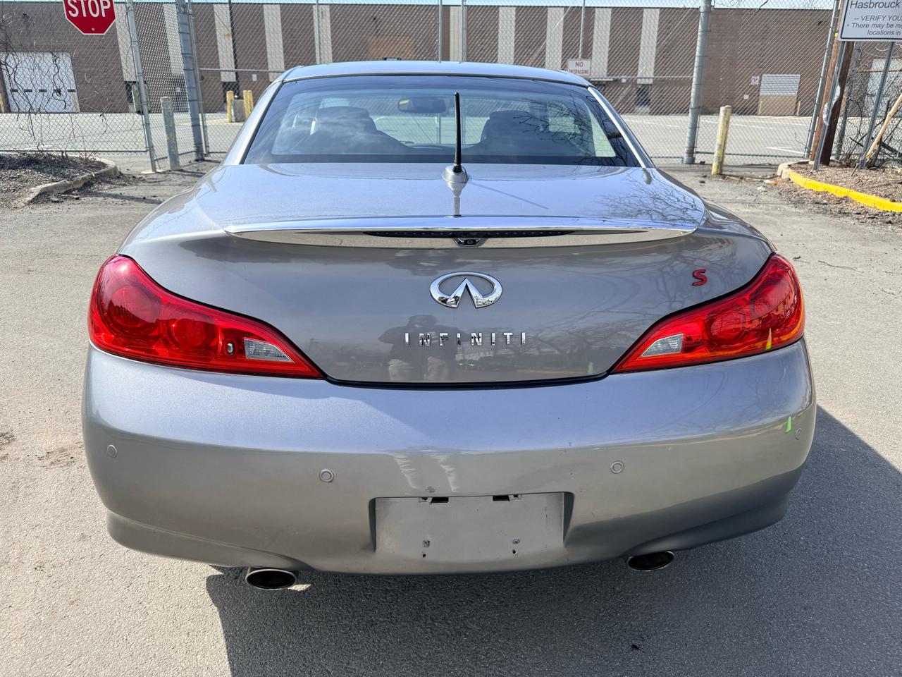 Infiniti G37 Convertible 2dr Base 2011