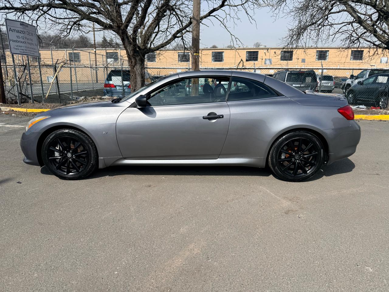 Infiniti G37 Convertible 2dr Base 2011