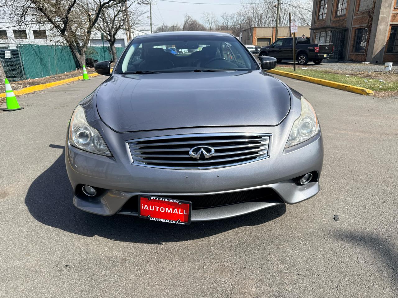 Infiniti G37 Convertible 2dr Base 2011