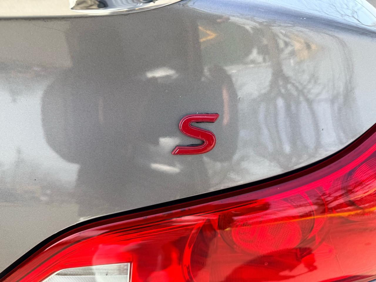 Infiniti G37 Convertible 2dr Base 2011