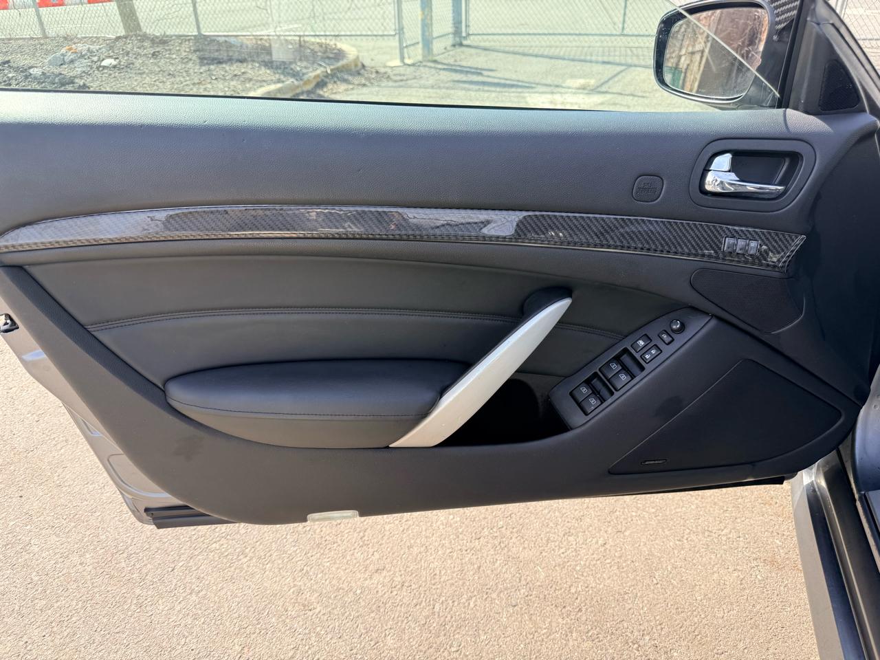 Infiniti G37 Convertible 2dr Base 2011