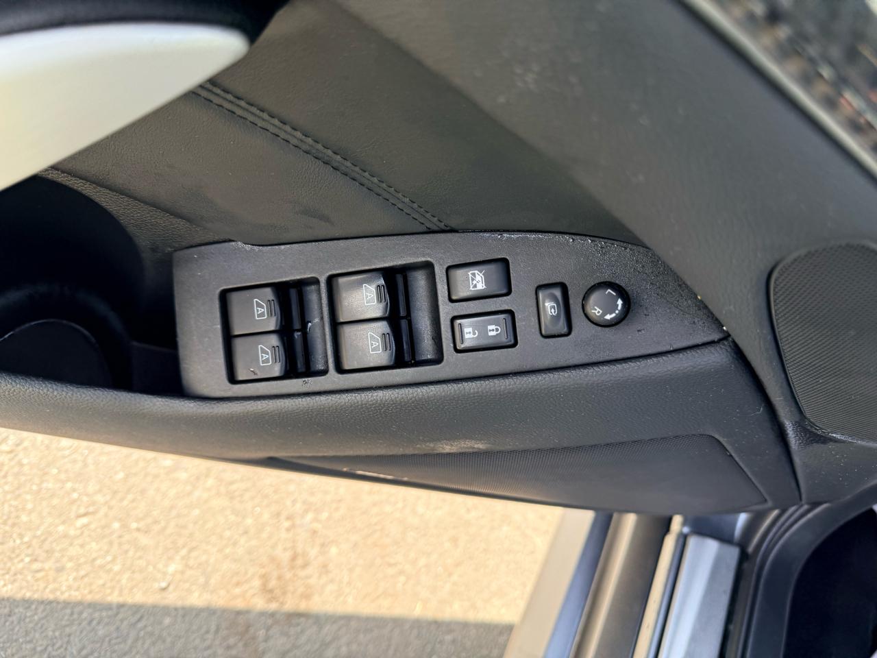 Infiniti G37 Convertible 2dr Base 2011