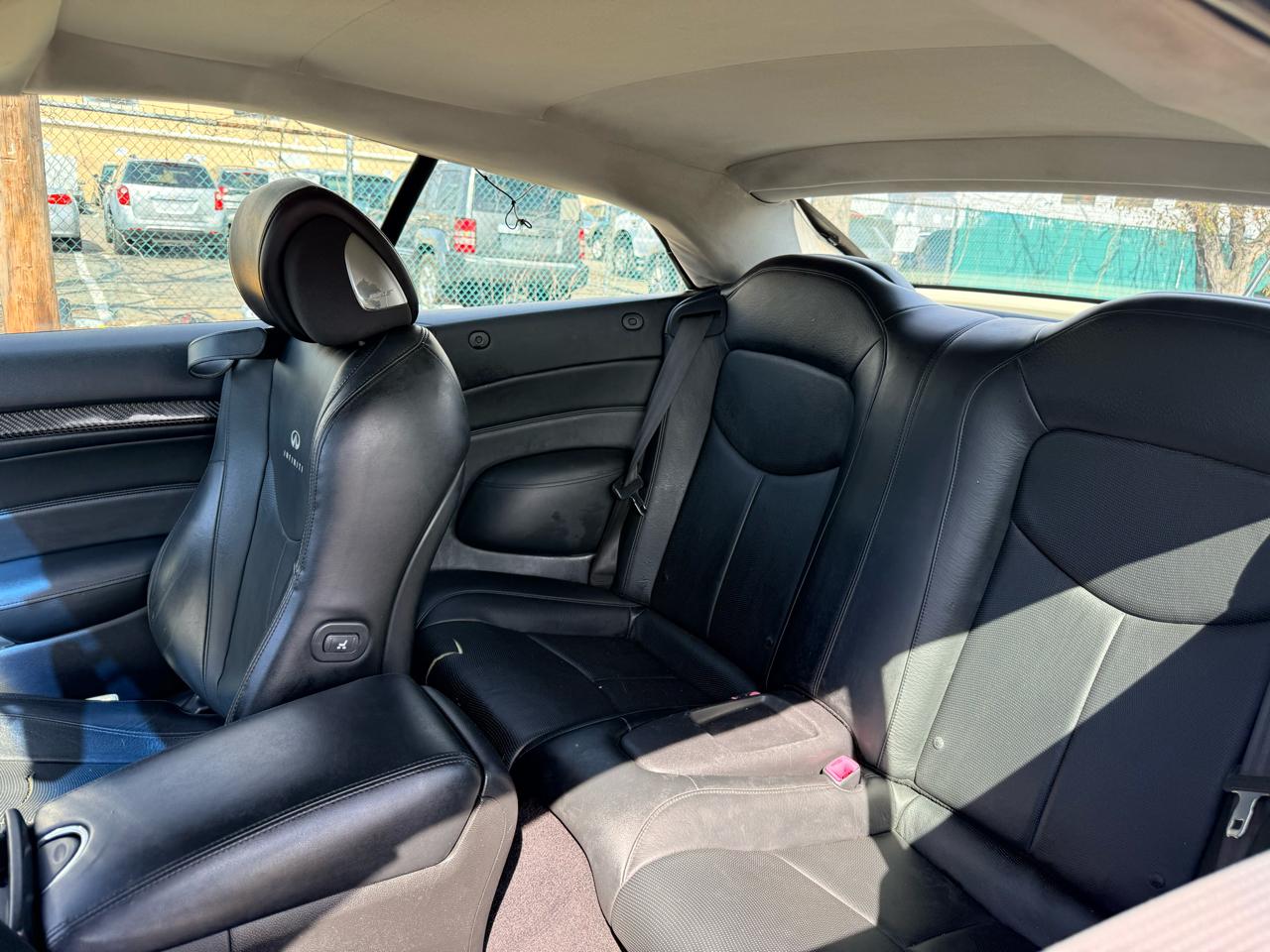 Infiniti G37 Convertible 2dr Base 2011